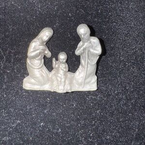 Nativity Figurine Set Brooch